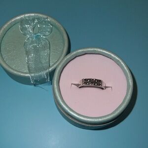 Sterling Silver Vintage ring marked 925 Size 6